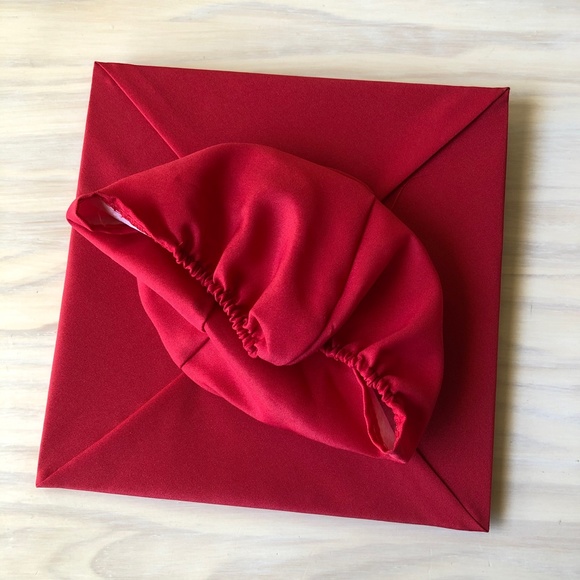 Red Graduation Cap & Gown W/ Red & Gold Tassel Unisex (Size 5'-10" - 6'-0") - Picture 15 of 16